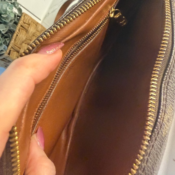 Louis Vuitton Brown Monogram Jeune Fille MM - Picture 7 of 12